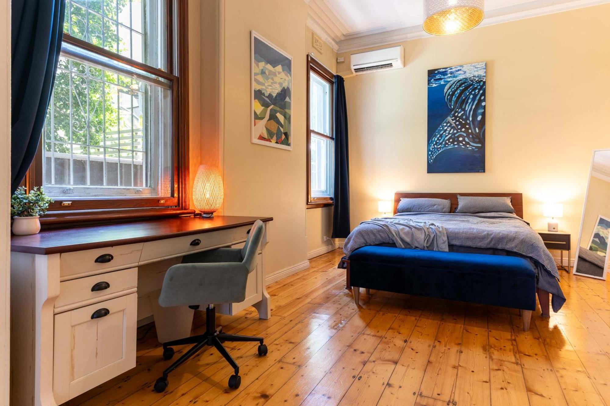 Peaceful And Stylish Petersham Aparttment With Parking