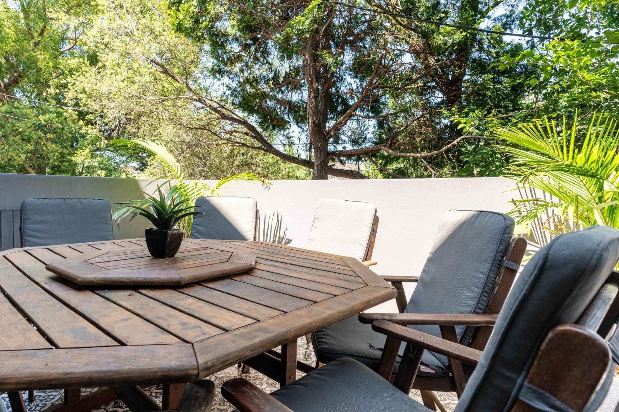 Apartment Peaceful And Stylish Petersham Aparttment With Parking